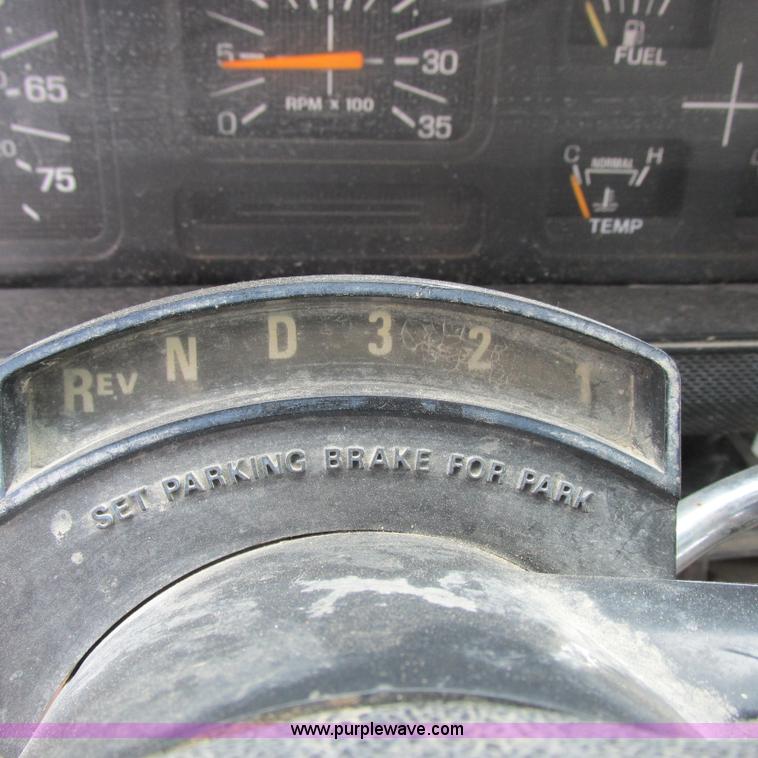 image for item K2163 1988 Ford F600 flatbed truck