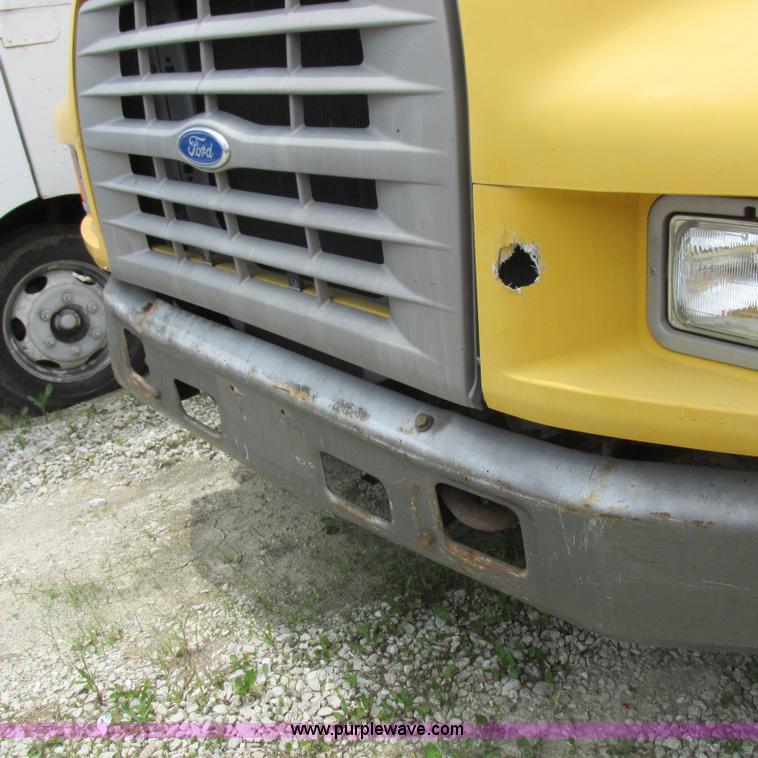 image for item K2164 1995 Ford F700 cab and chassis