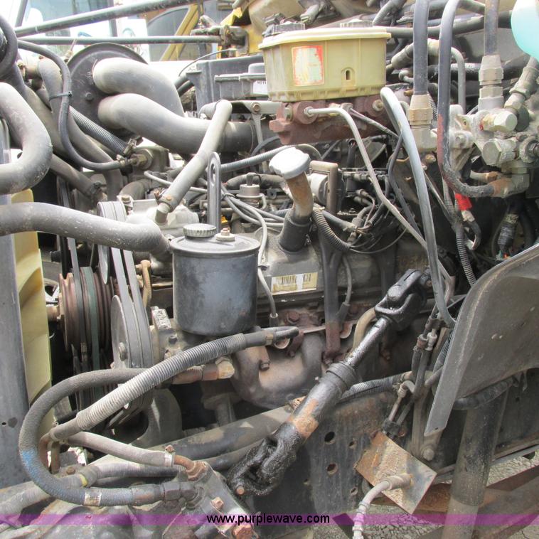 image for item K2164 1995 Ford F700 cab and chassis