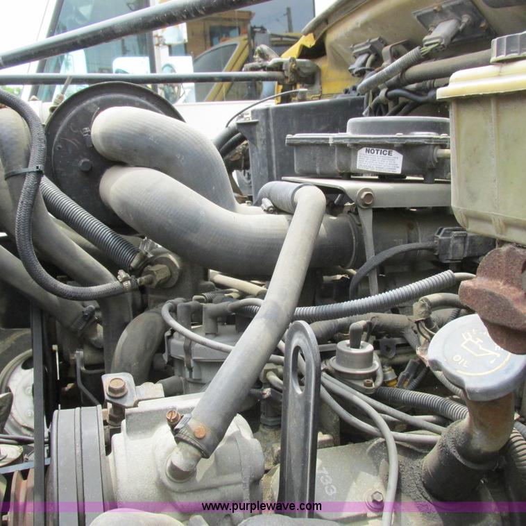 image for item K2164 1995 Ford F700 cab and chassis