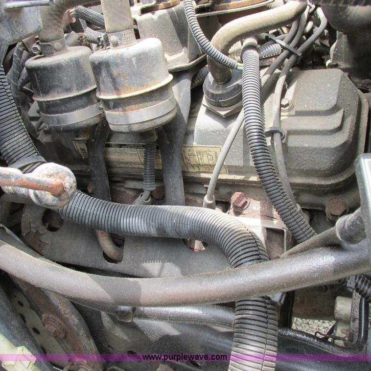 image for item K2164 1995 Ford F700 cab and chassis