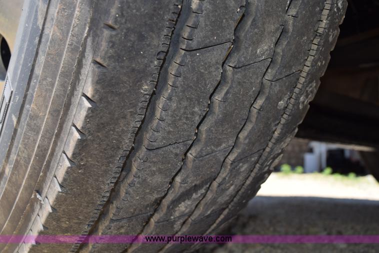 image for item K6018 2004 International DuraStar 4300 truck cab and chassis