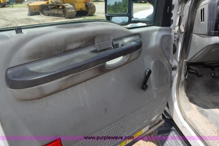 image for item K6100 2006 Ford F550 service truck