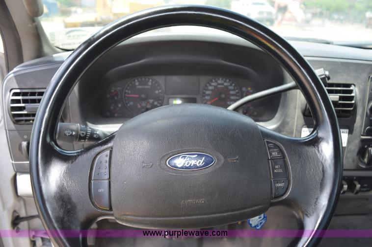 image for item K6100 2006 Ford F550 service truck