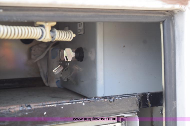 image for item K6100 2006 Ford F550 service truck