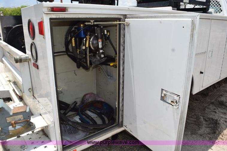image for item K6100 2006 Ford F550 service truck