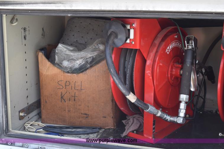 image for item K6100 2006 Ford F550 service truck