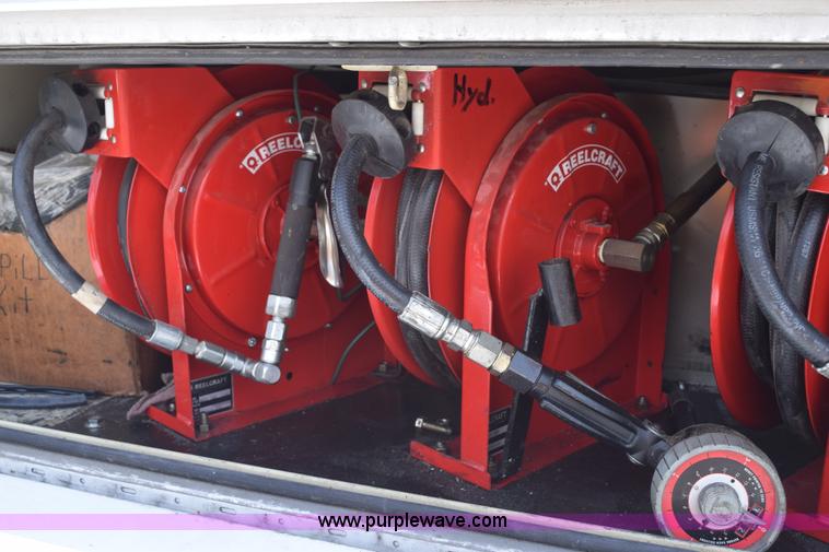 image for item K6100 2006 Ford F550 service truck