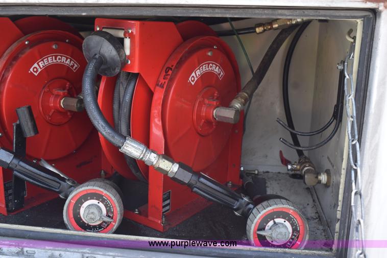 image for item K6100 2006 Ford F550 service truck