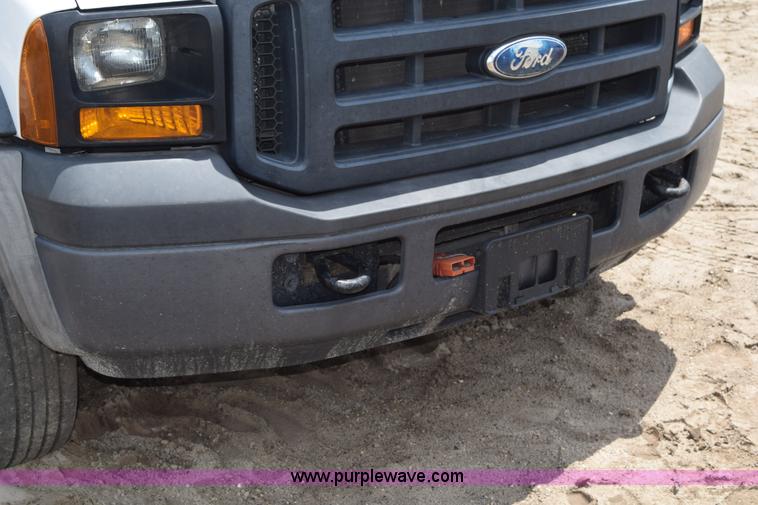 image for item K6100 2006 Ford F550 service truck