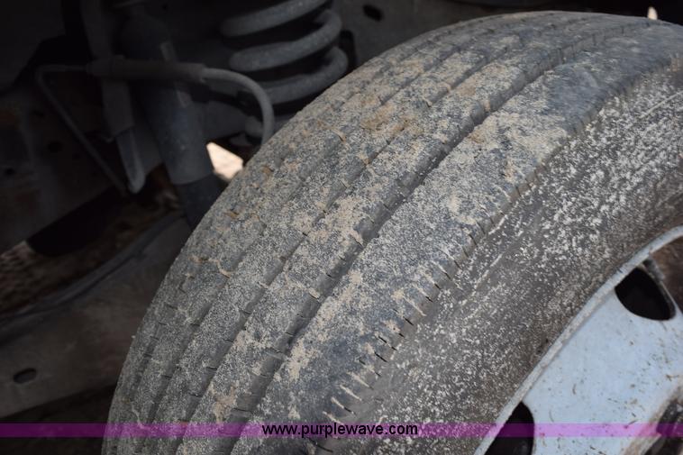 image for item K6100 2006 Ford F550 service truck