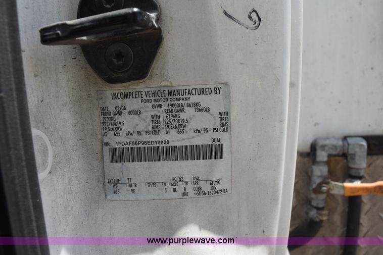 image for item K6100 2006 Ford F550 service truck