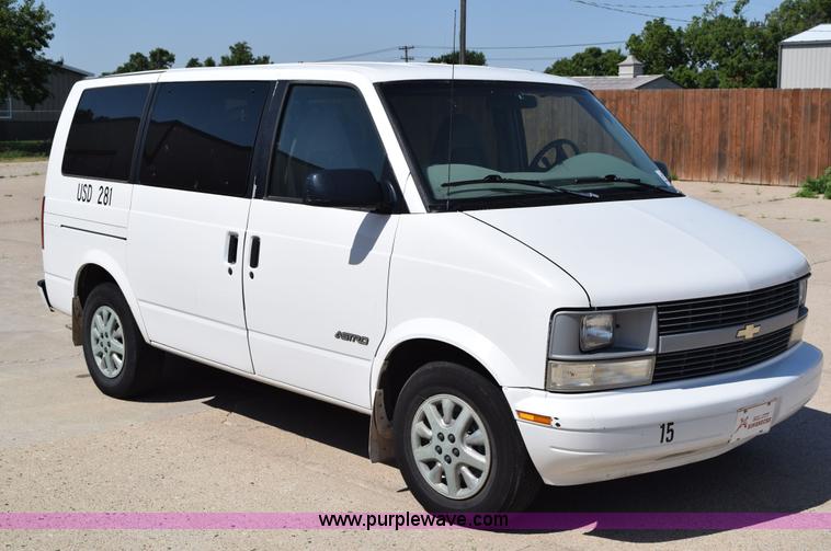 1997 Chevrolet Astro van in Hill City, KS Item K6104 sold Purple Wave