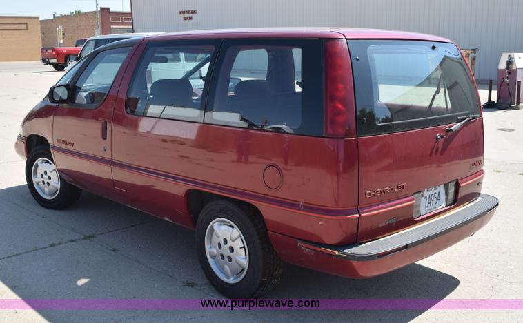 image for item K6105 1992 Chevrolet Lumina APV van