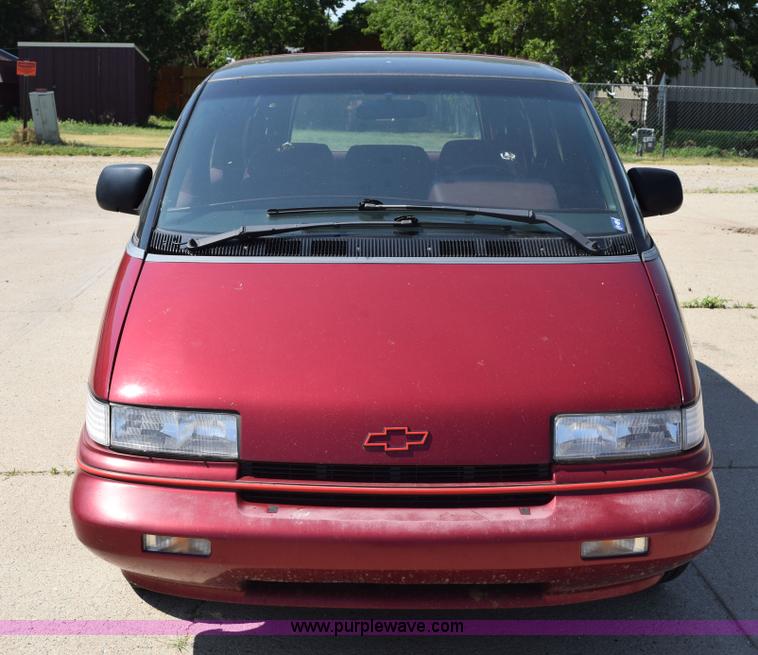 image for item K6105 1992 Chevrolet Lumina APV van