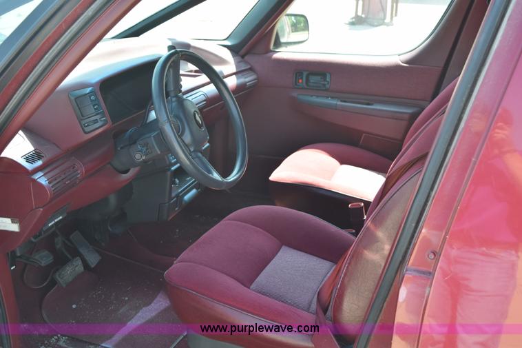 image for item K6105 1992 Chevrolet Lumina APV van