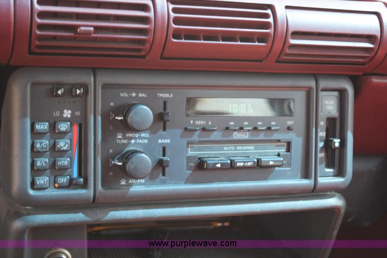 image for item K6105 1992 Chevrolet Lumina APV van