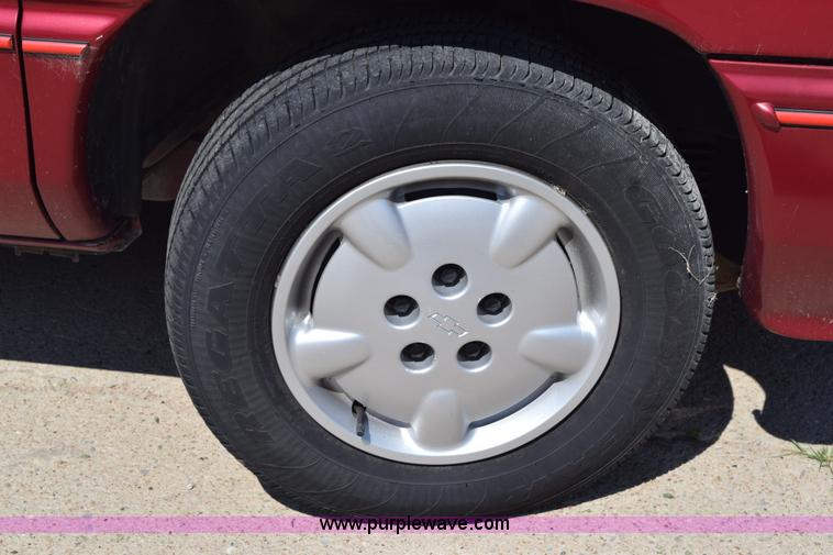 image for item K6105 1992 Chevrolet Lumina APV van