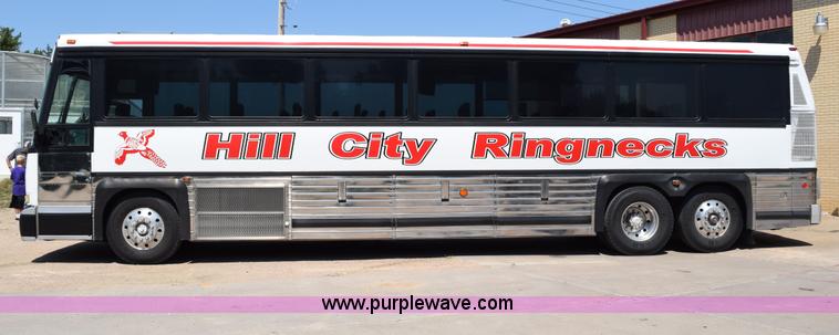 image for item K6106 1989 MCI 102C3 charter bus