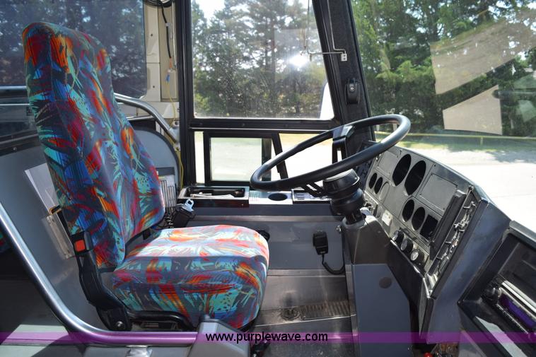 image for item K6106 1989 MCI 102C3 charter bus