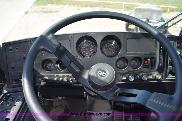 image for item K6106 1989 MCI 102C3 charter bus