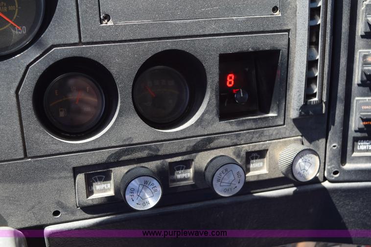 image for item K6106 1989 MCI 102C3 charter bus