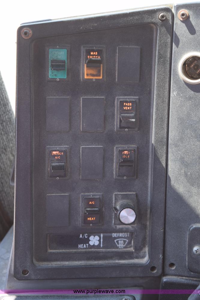 image for item K6106 1989 MCI 102C3 charter bus