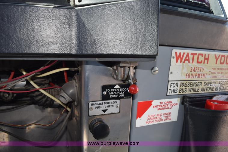 image for item K6106 1989 MCI 102C3 charter bus