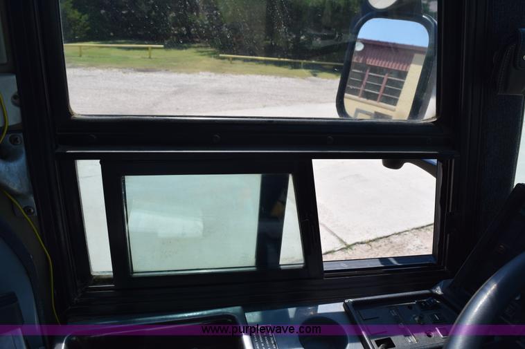 image for item K6106 1989 MCI 102C3 charter bus