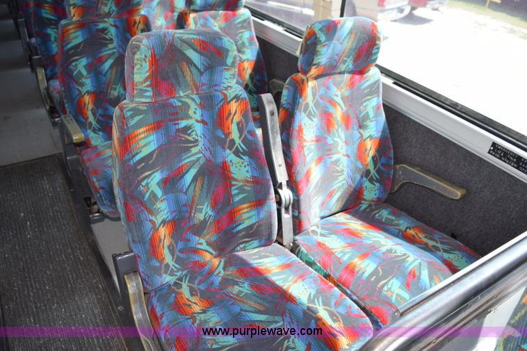 image for item K6106 1989 MCI 102C3 charter bus