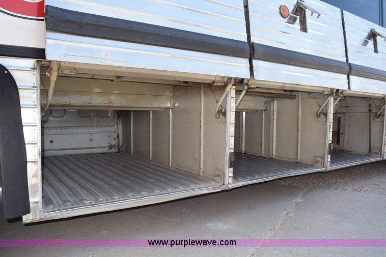 image for item K6106 1989 MCI 102C3 charter bus