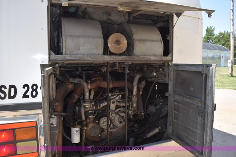 image for item K6106 1989 MCI 102C3 charter bus