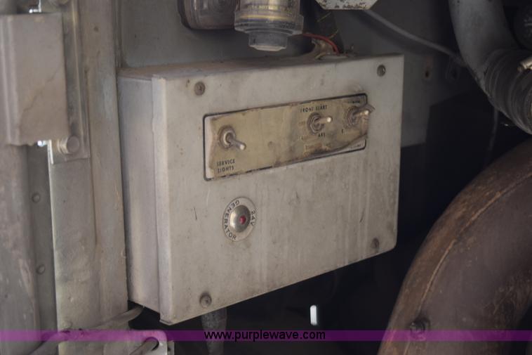 image for item K6106 1989 MCI 102C3 charter bus