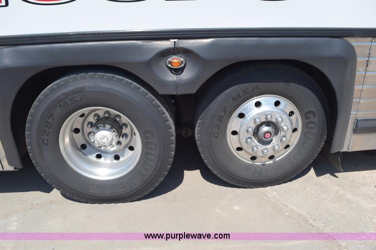 image for item K6106 1989 MCI 102C3 charter bus