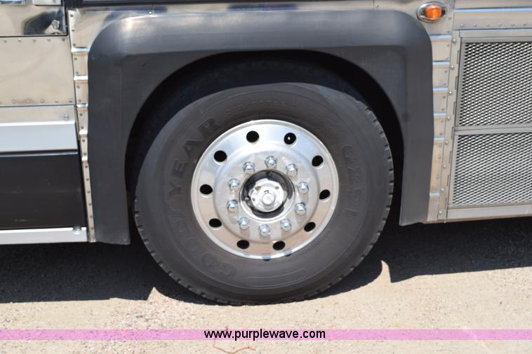 image for item K6106 1989 MCI 102C3 charter bus