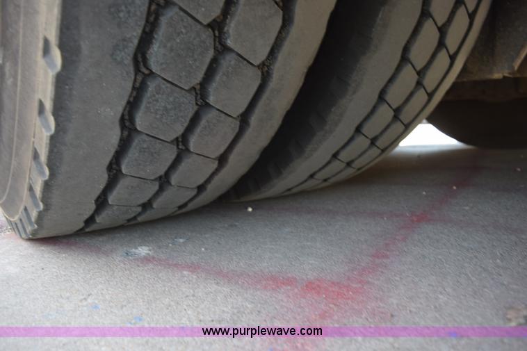 image for item K6106 1989 MCI 102C3 charter bus