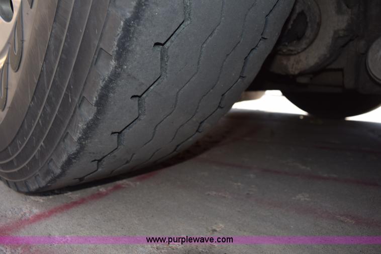 image for item K6106 1989 MCI 102C3 charter bus