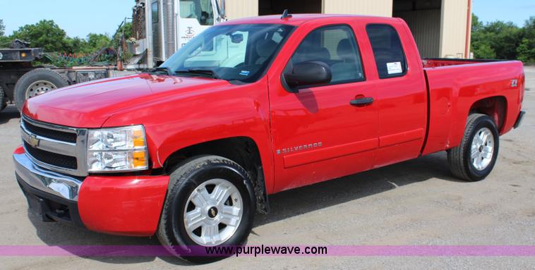 image for item K6930 2008 Chevrolet Silverado 1500 Ext. Cab pickup truck