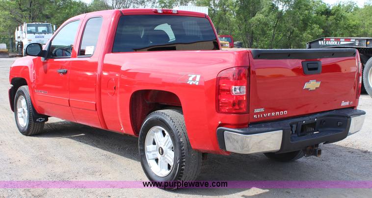 image for item K6930 2008 Chevrolet Silverado 1500 Ext. Cab pickup truck
