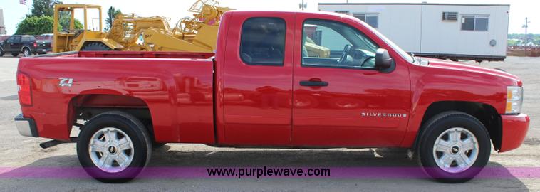 image for item K6930 2008 Chevrolet Silverado 1500 Ext. Cab pickup truck