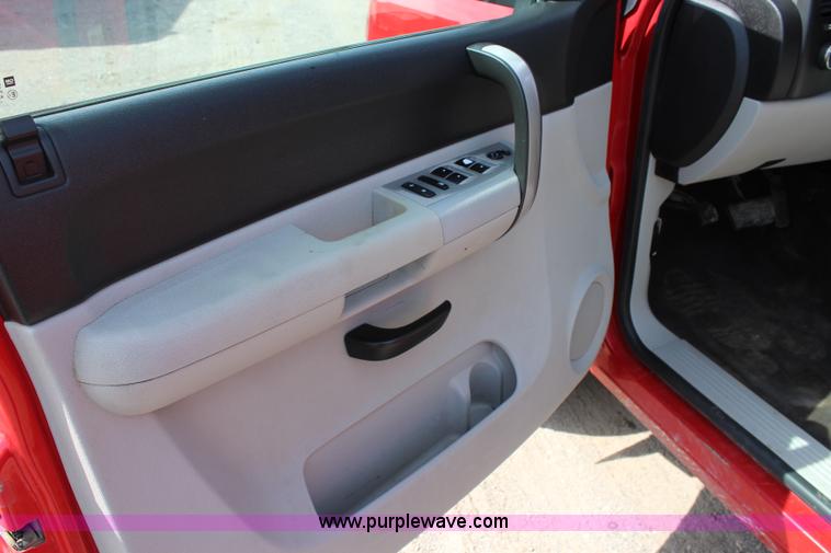 image for item K6930 2008 Chevrolet Silverado 1500 Ext. Cab pickup truck