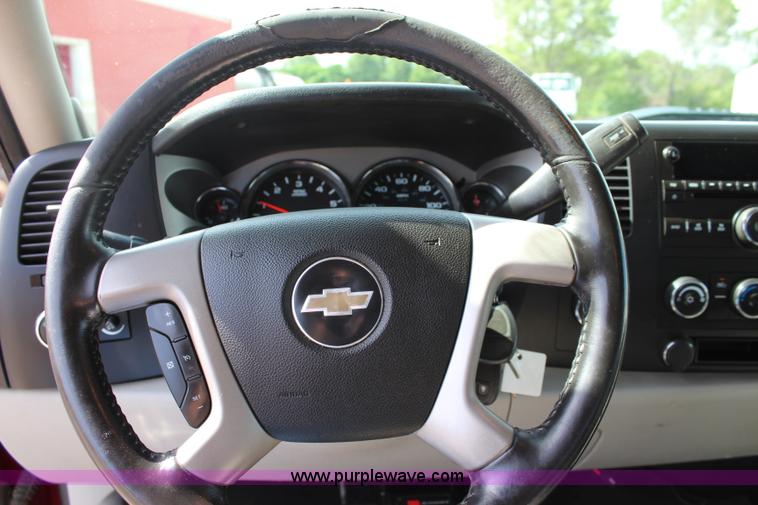 image for item K6930 2008 Chevrolet Silverado 1500 Ext. Cab pickup truck