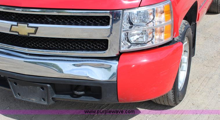 image for item K6930 2008 Chevrolet Silverado 1500 Ext. Cab pickup truck