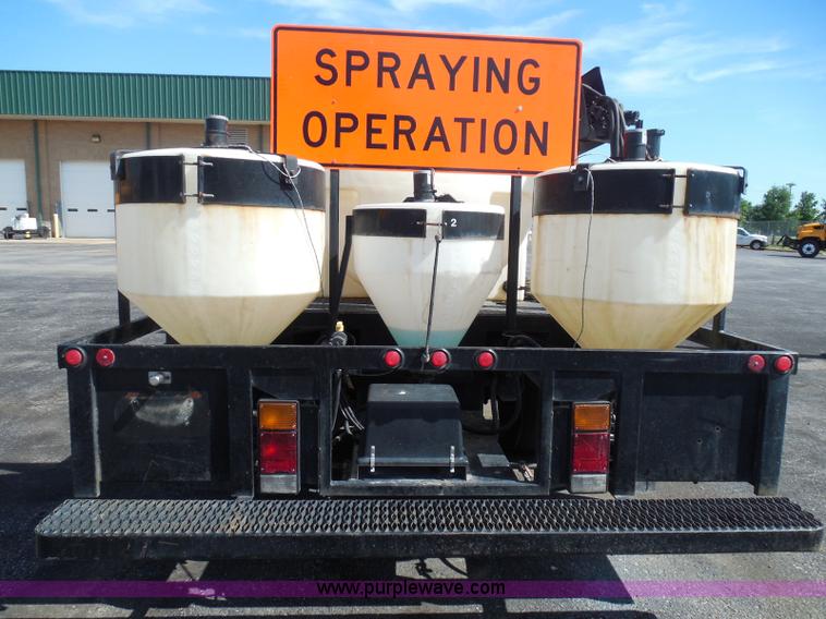 image for item K7500 2001 Isuzu NQR water truck