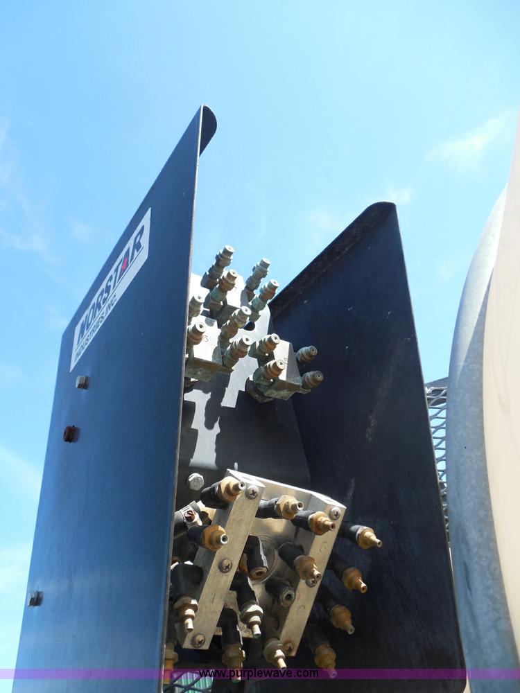 image for item K7500 2001 Isuzu NQR water truck