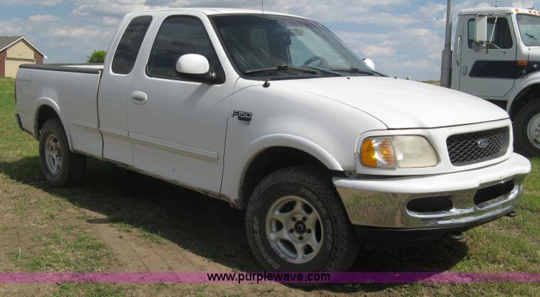 image for item K8611 1998 Ford F150 XLT SuperCab pickup truck