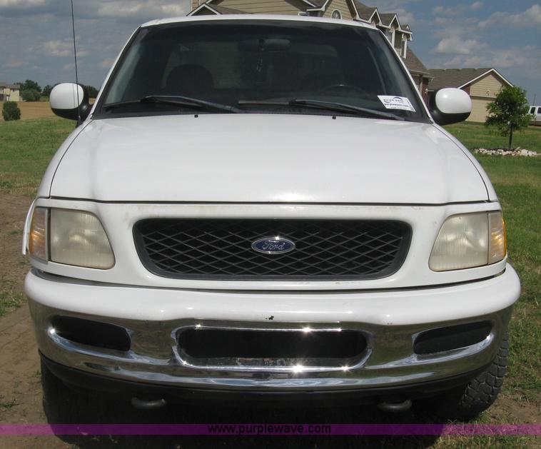 image for item K8611 1998 Ford F150 XLT SuperCab pickup truck