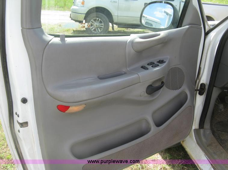image for item K8611 1998 Ford F150 XLT SuperCab pickup truck