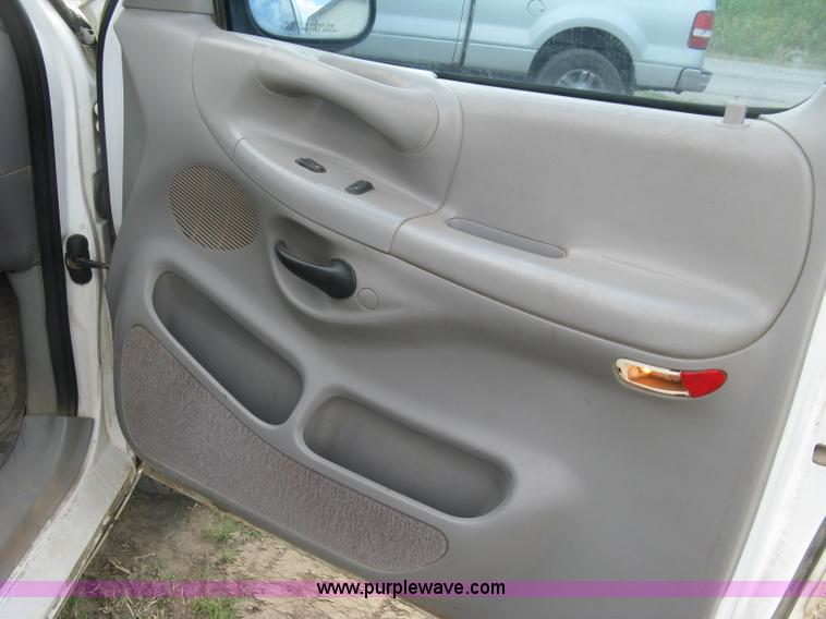 image for item K8611 1998 Ford F150 XLT SuperCab pickup truck