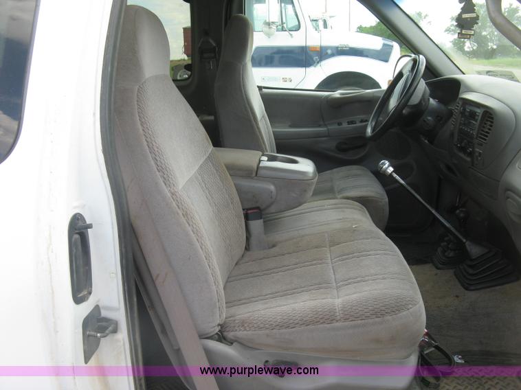 image for item K8611 1998 Ford F150 XLT SuperCab pickup truck